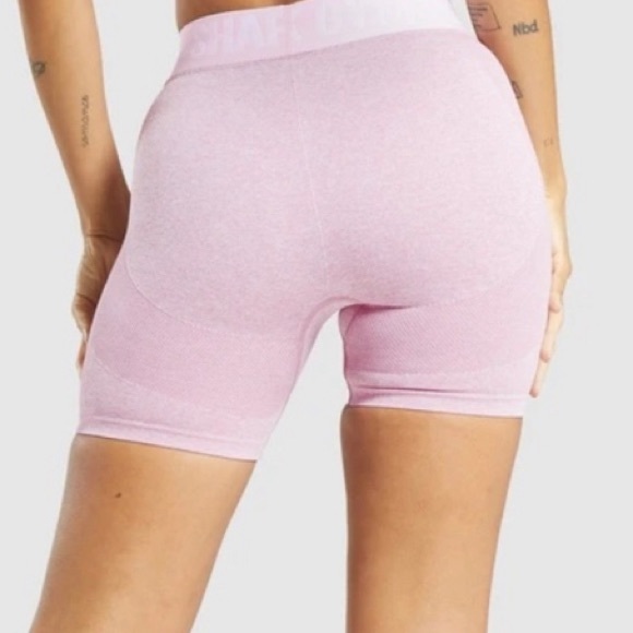 GymShark🦈Vital Seamless Shorts - Picture 2 of 6